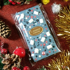 Плитка &quot;Новый год&quot; Белый шоколад с голубой спирулиной, декор из маршмеллоу и воздушного риса 100гр